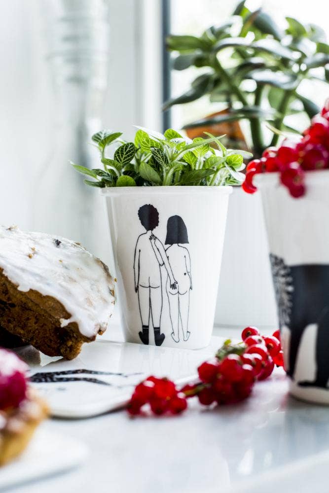 GOBELET COUPLE NU DE DOS