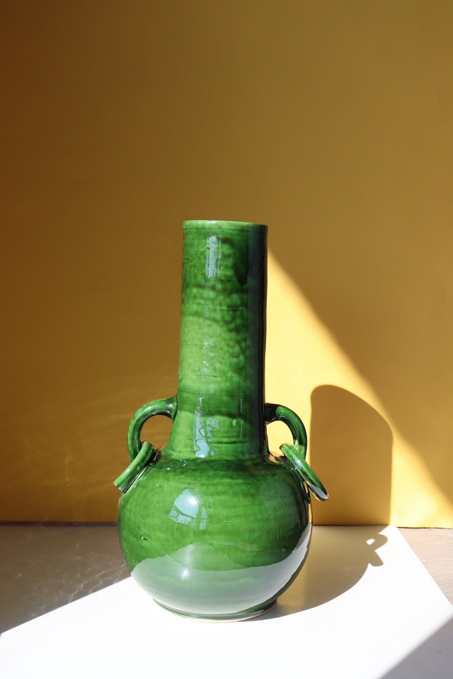 Vase Artisanale à Anse Boucle